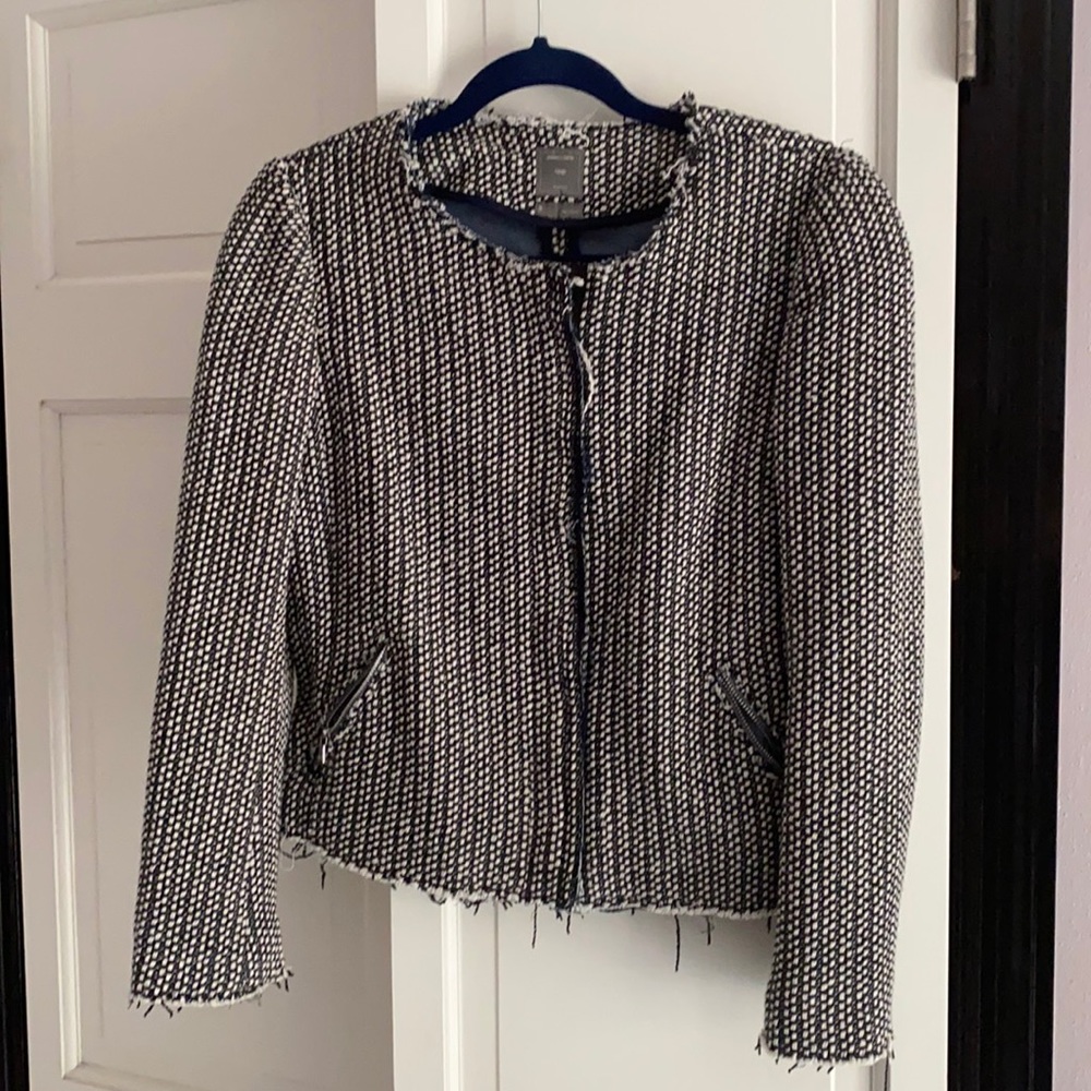 GAP black /white tweed cropped blazer/jacket.